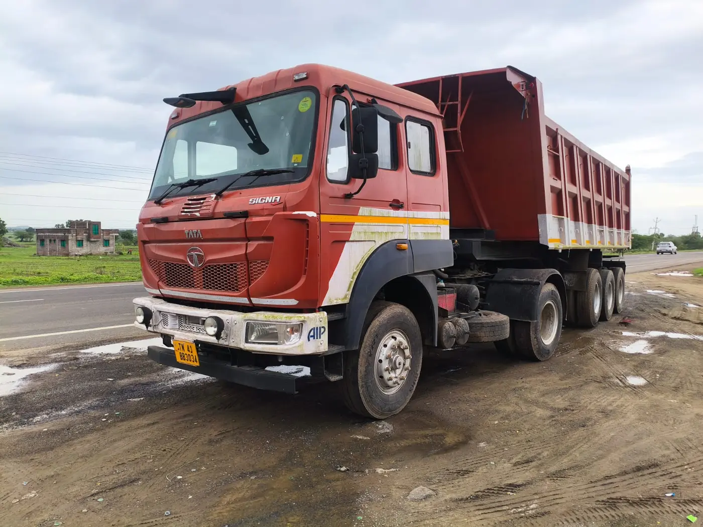 Meera Logistics TATA Signa tipper truck in Gujarat